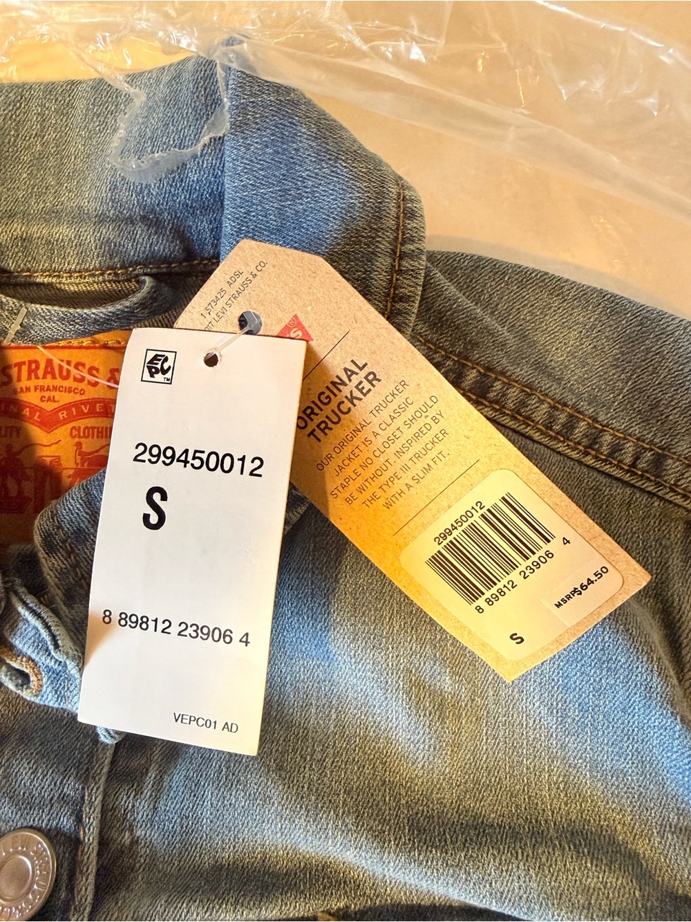 Levi's Women’s Light Wash Denim Jacket - Blue Trucker - Picture 3 of 3